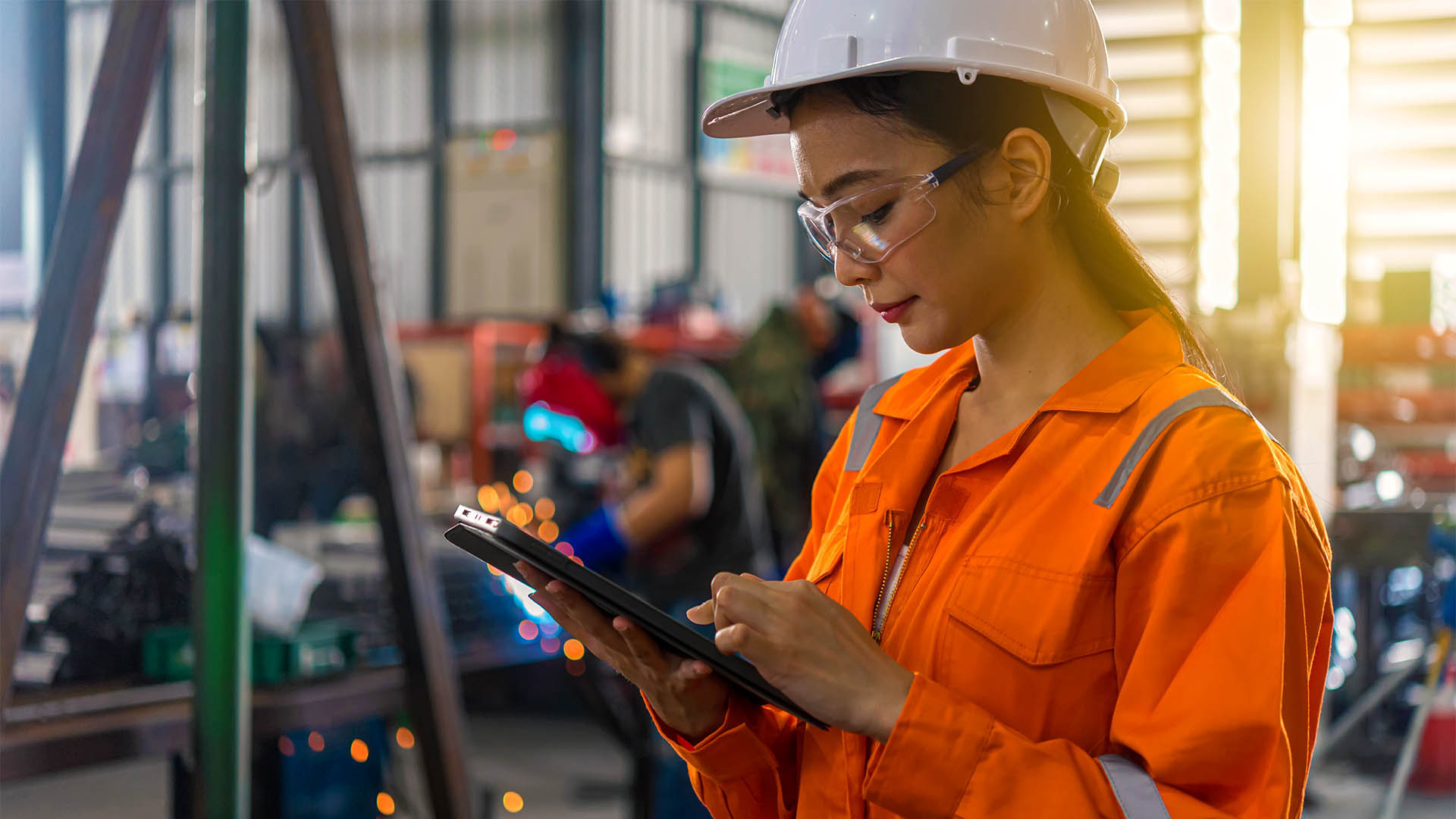 Worker with tablet